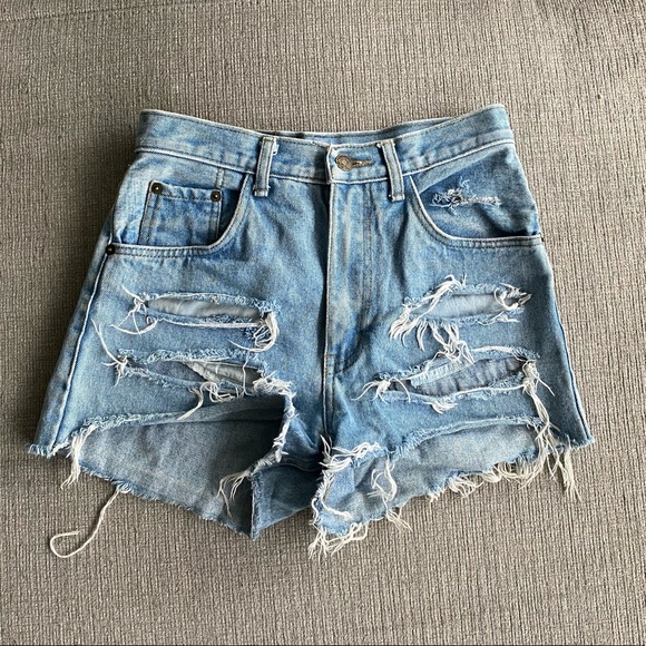 Levi's Pants - Levi’s High Waisted Shorts- 25
